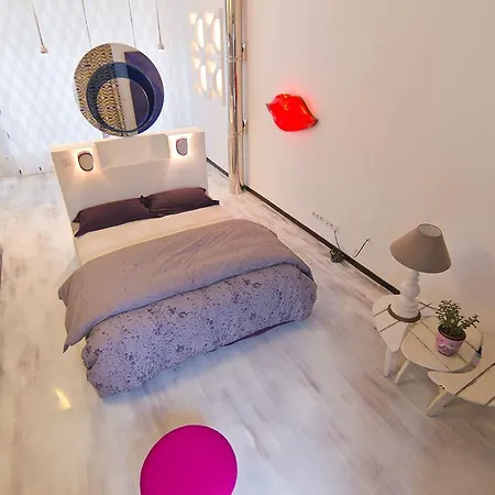 Studios Bed & Breakfast - Le Jardin De Montmartre Bed & Breakfast Paris